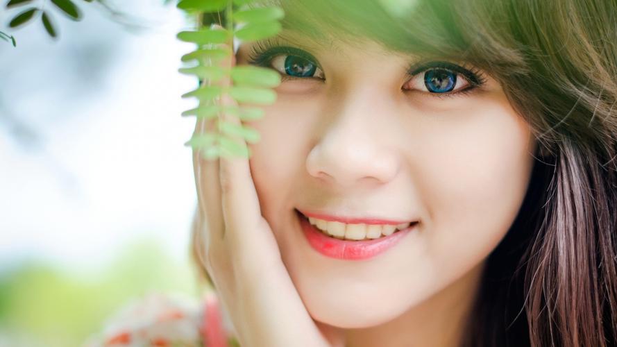 （寻味中华｜非遗）千丝万缕织锦绣 草原华裳叙史诗